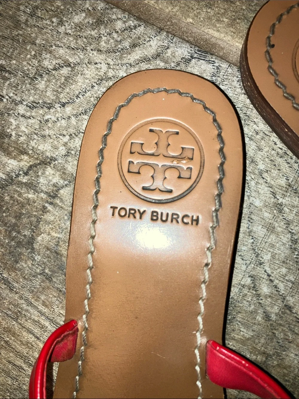 TORY BURCH LEIGHANNE THONG RED PATENT SANDAL